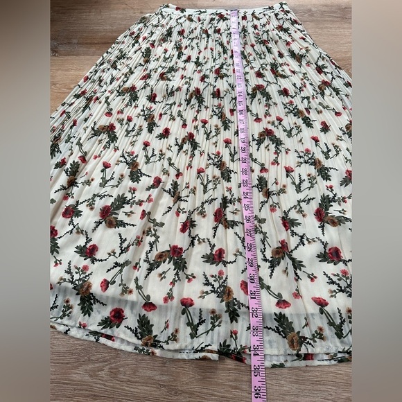 Floral Pleated Flowy Midi Skirt Neutral Colours Size Medium - Picture 8 of 12
